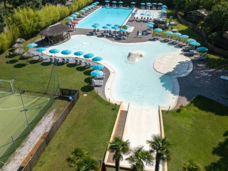 Camping Malibu beach