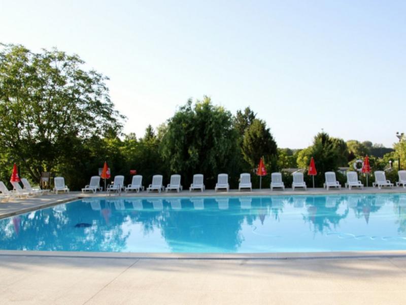 Camping Le Village Parisien Varreddes