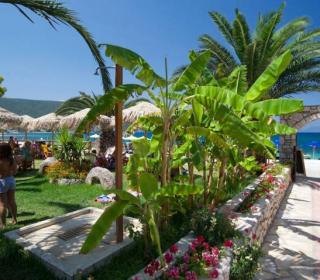 Camping Karavomilos Beach