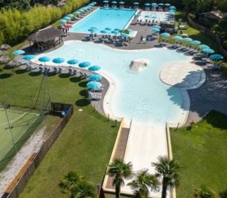 Camping Malibu beach