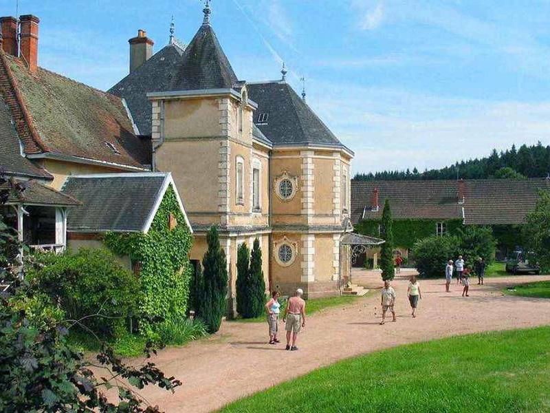 Camping Le Château de Montrouant