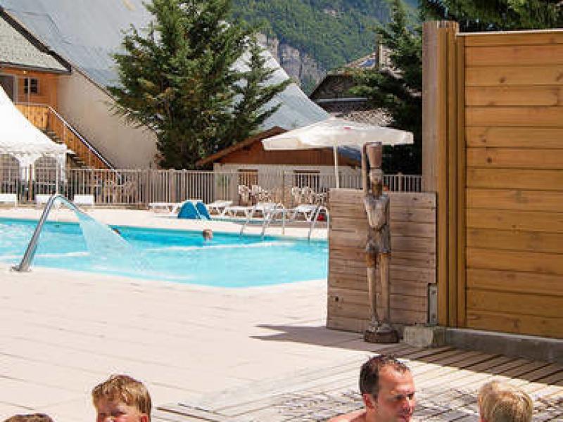 Camping Les Castels Le Château de Rochetaillée